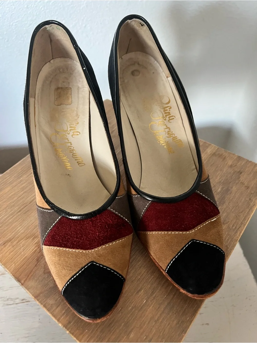 Vintage 60’s suede leather pumps Rosina Ferragamo Schiavone Athens Greece